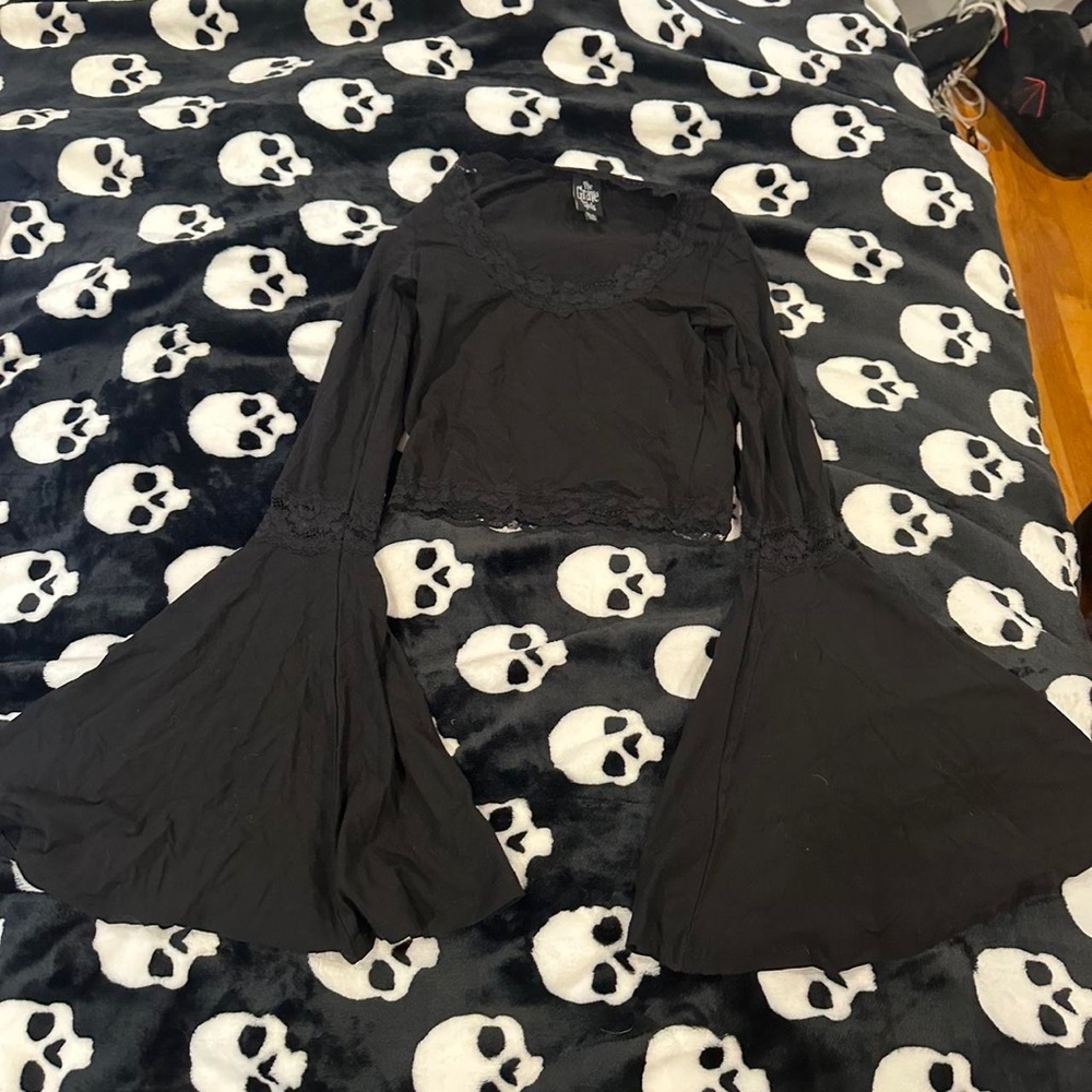 the grave girls flared sleeve top size xs